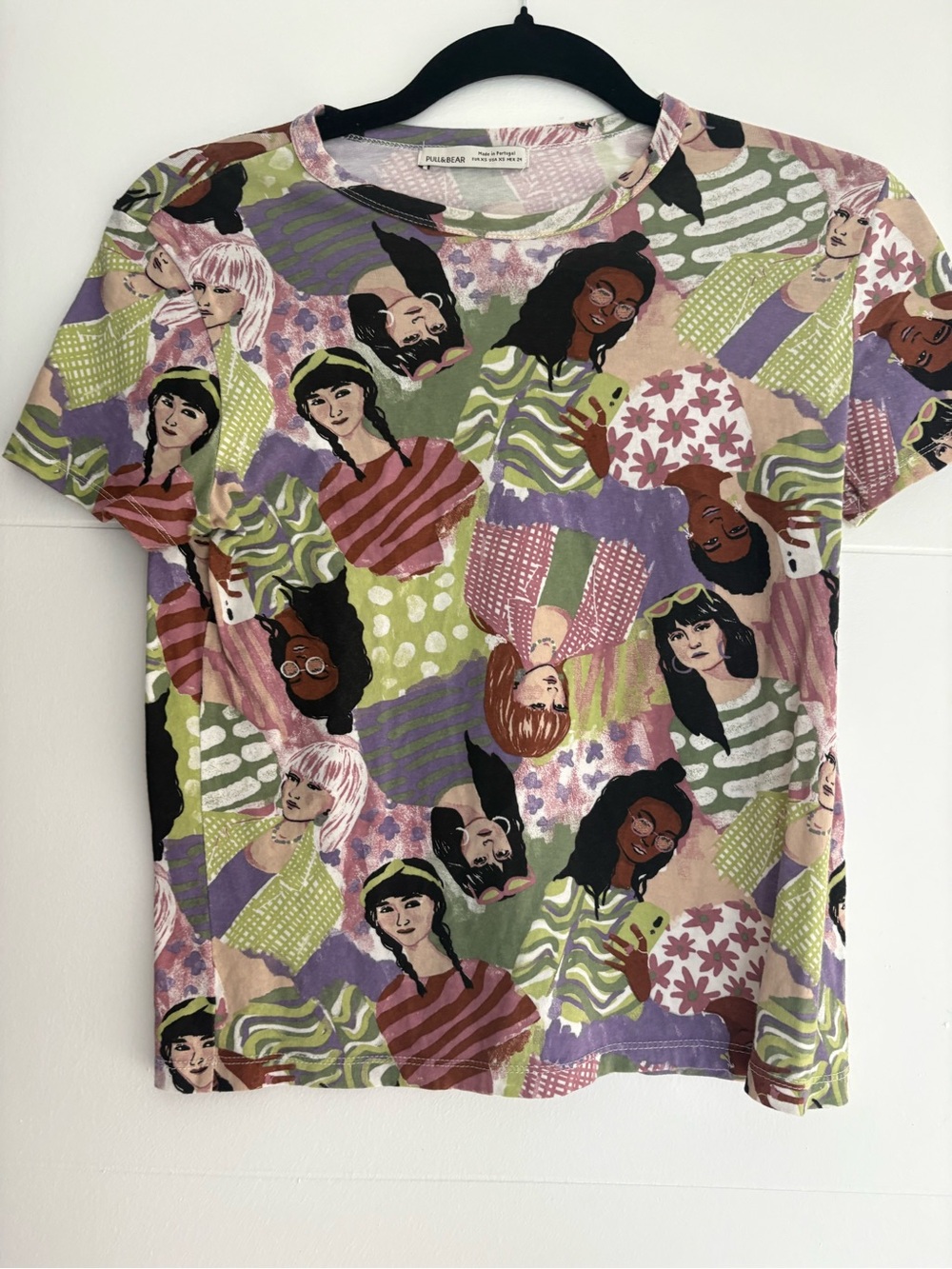 Multi-Color Graphic Women’s Tee with Illustrated Faces